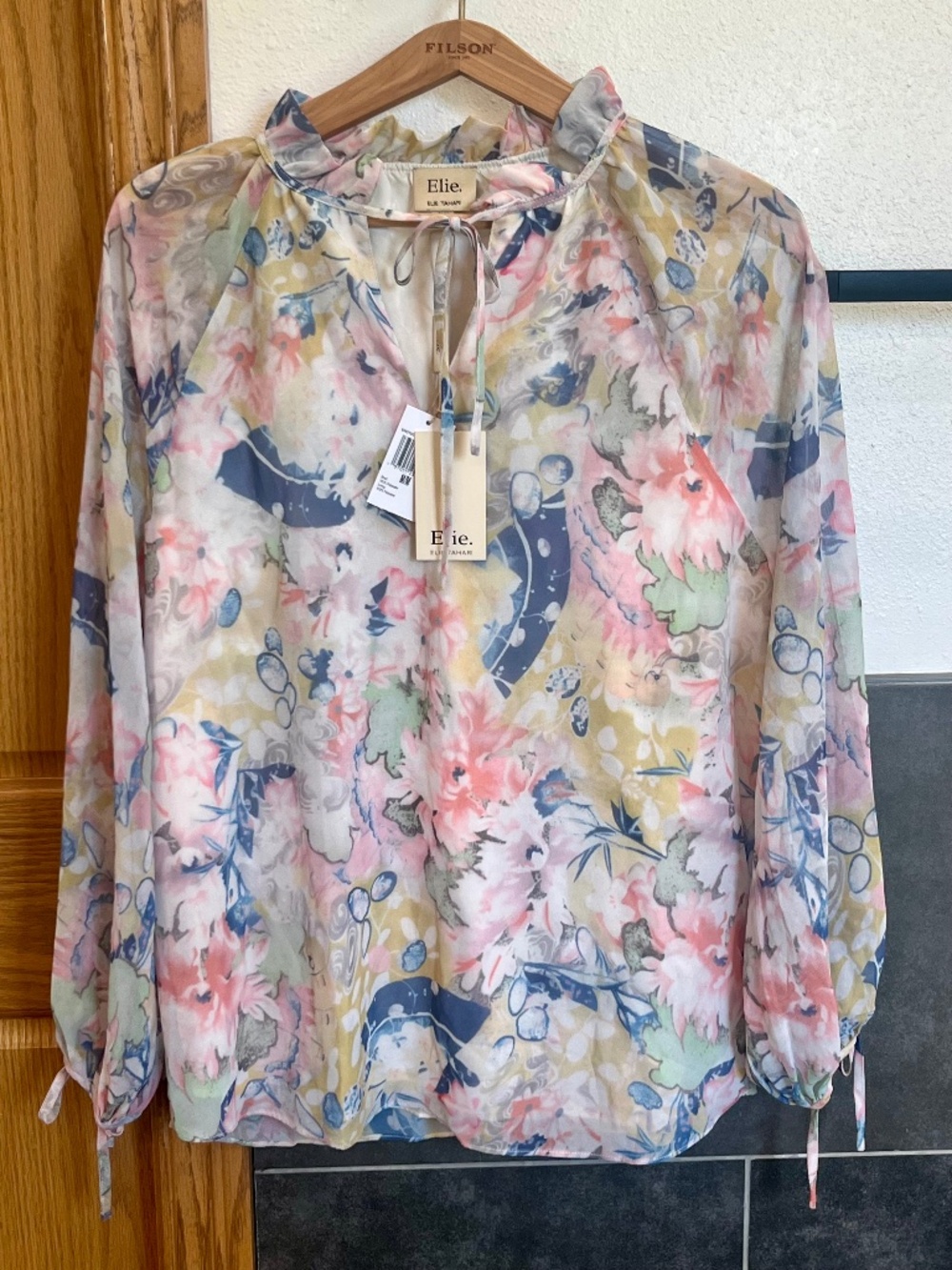 NWT Elie Tahari Pastel Floral Tie-Neck Long Sleeve Sheer Blouse Size Medium